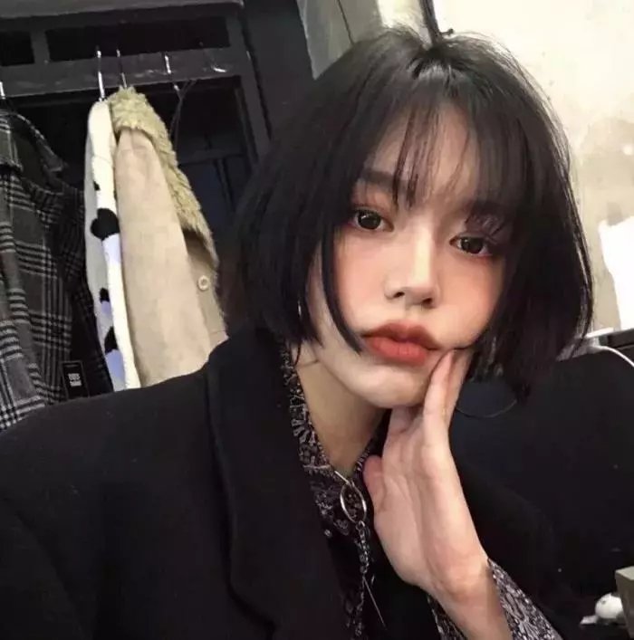 蓝天花朵